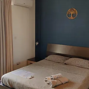 Airport Bedroom With Bathroom Self Check In And Self Check Out Air-condition Included Mqabba